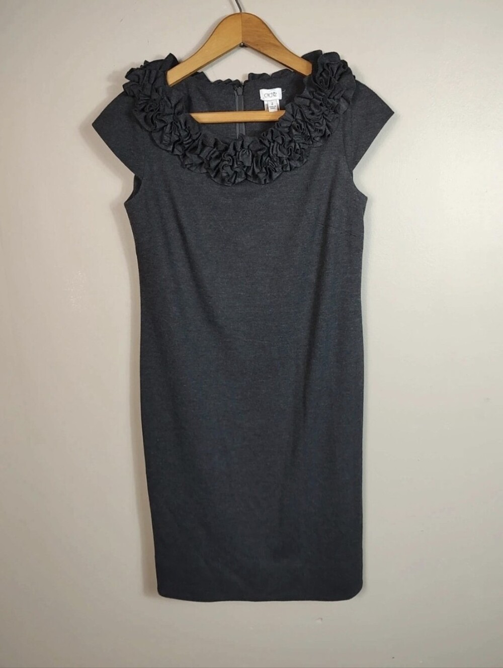 Cache Women's Size 2 Work Dress Gray Above The Knee Ruffle